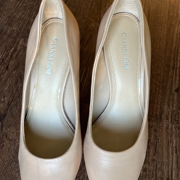 NWOT Gianni Bini Stilettos - Picture 4 of 6